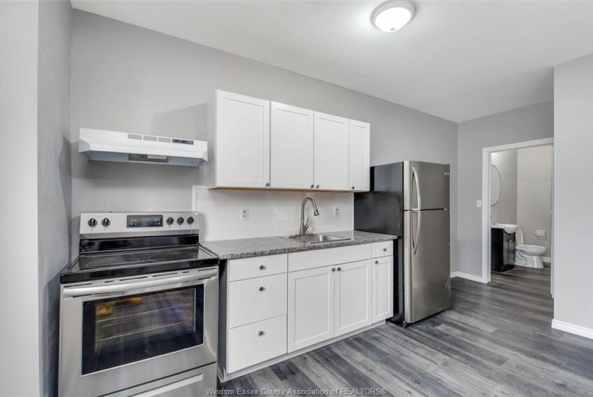 581 Cataraqui -unit 18 - kitchen2